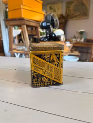 Plåtburk Salongs The