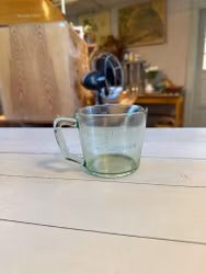 Liten glaskanna grön
