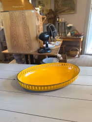 Plåtskål gul