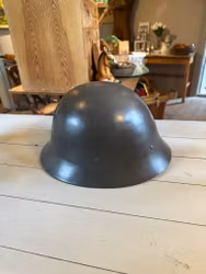 Militärhjälm