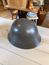 Militärhjälm