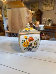 Plåtburk med knopp