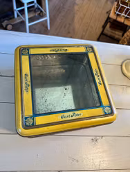 Plåtburk med glas i locket Carl Peter Påhlsson