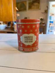Liten plåtburk Thule Bon-Bons Solskensblandning