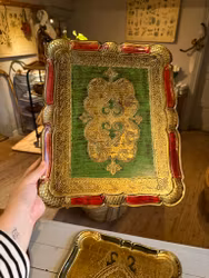 Bricka röd/grön/guldfärgad