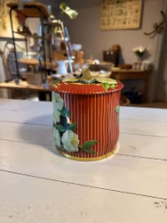 Plåtburk blommor