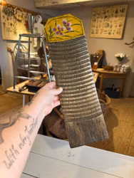 Dekorativ träbräda