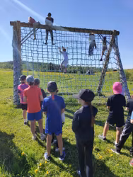 Skolklass på Hinderbanan