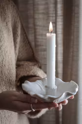 Blomstra ljusstake vit