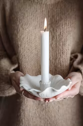 Blomstra ljusstake vit