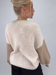 Azra stickad kofta beige