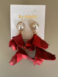 Cilla bladörhängen röd