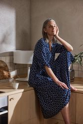 Mika klänning marin/prickig