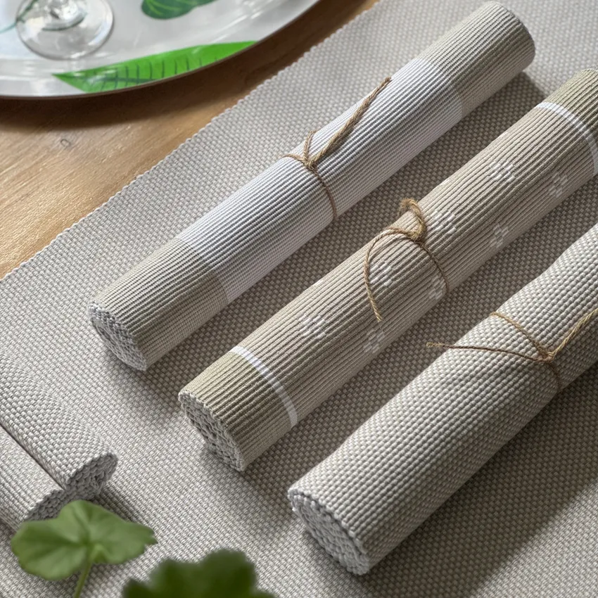 Kalle löpare linen/white 45x140 cm