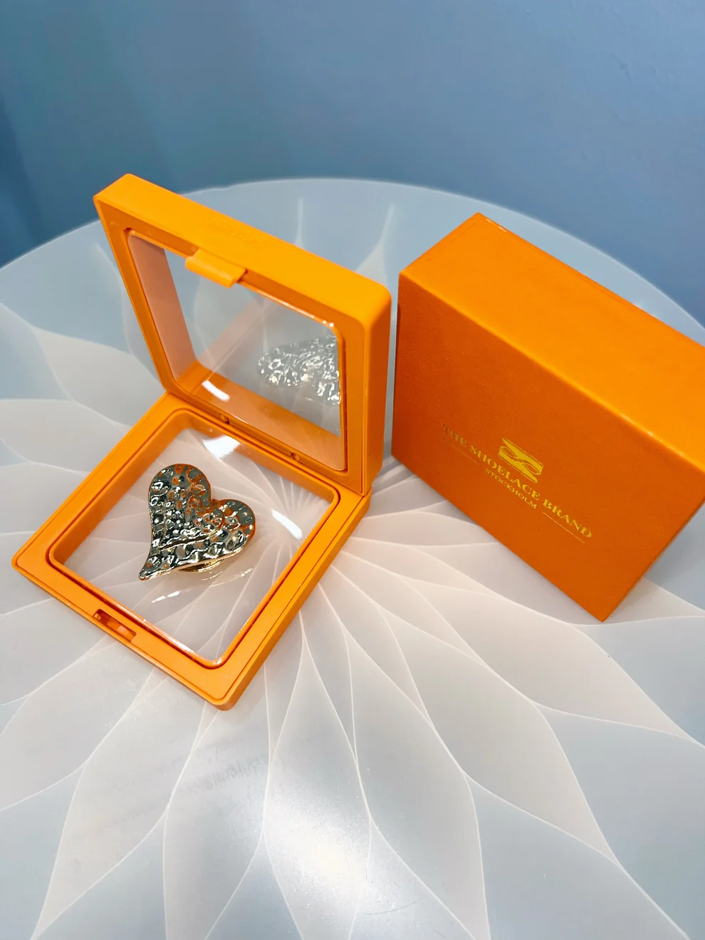Magnetic Brooch Heart Gold