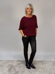 Parisa fluffig tröja vinröd