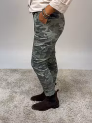 Signe cammo grön
