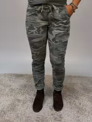 Signe cammo grön