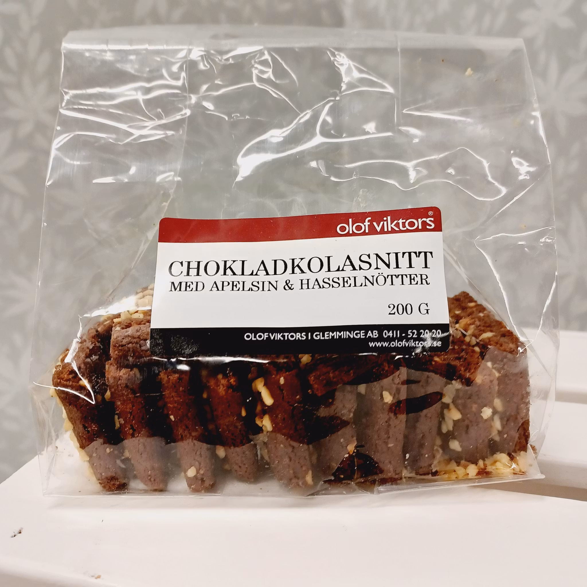 Chokladsnitt med apelsin och hasselnötter 200 g, Olof Viktors