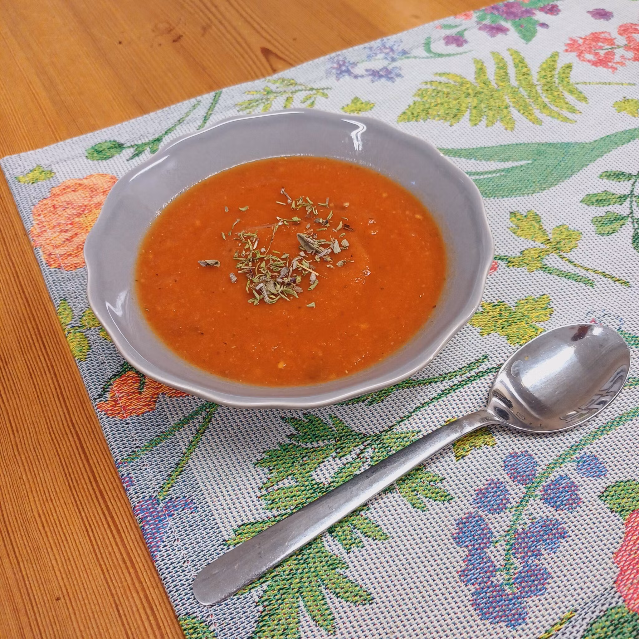 Tomatsoppa med palsternacka & örter 425g, Bondmorans
