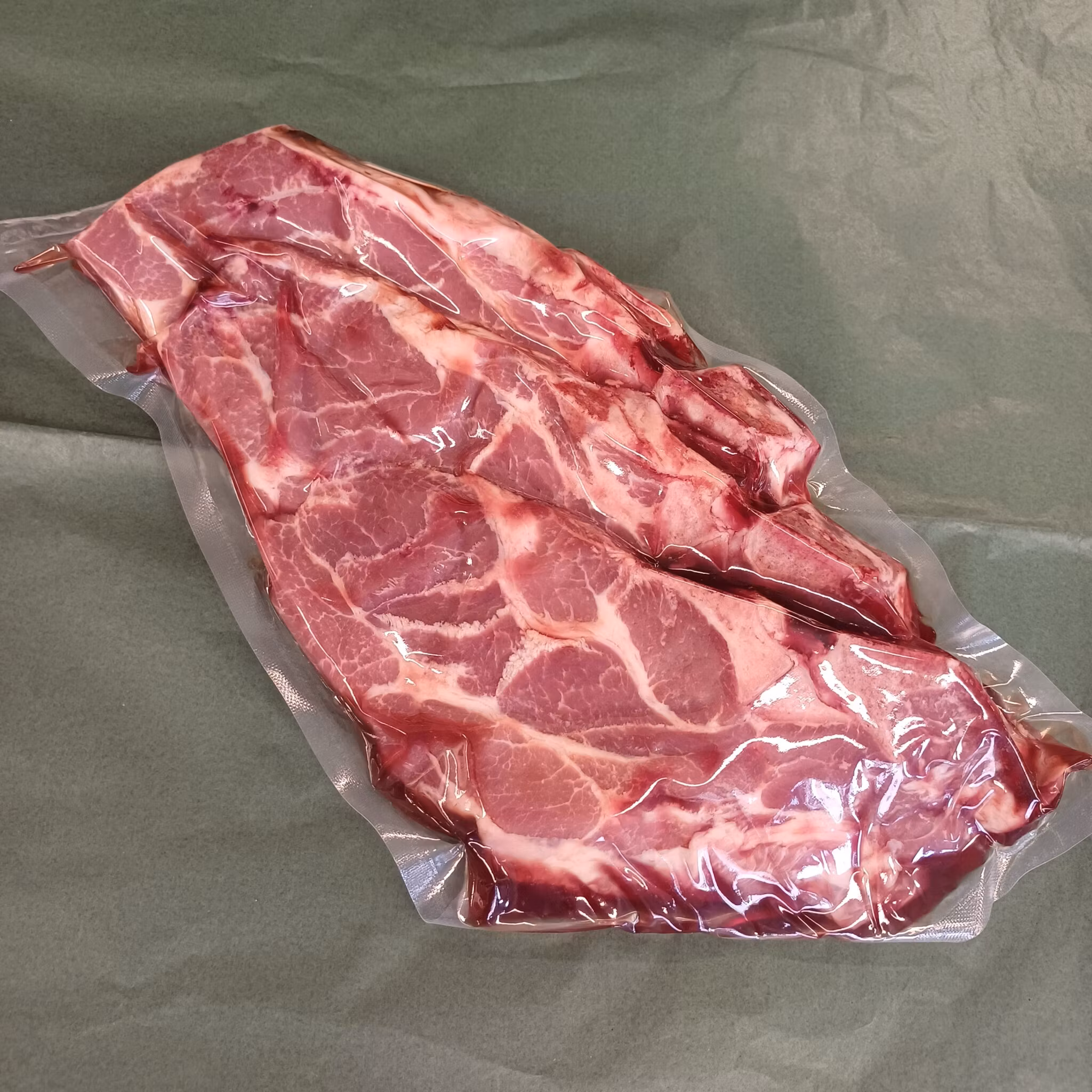 Fläskkarré skivad med ben, Björkbacka Gård