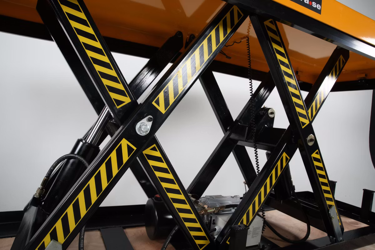 LYFTBORD 2000 KG 820X2500 MM