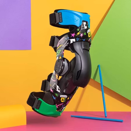 Pod K4 2.0 Knee Brace, Youth, Pair - AC