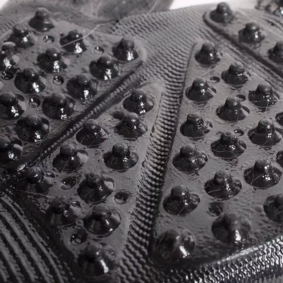 Pälsvårdshandske av silikon underlättar skötseln av ditt husdjur.