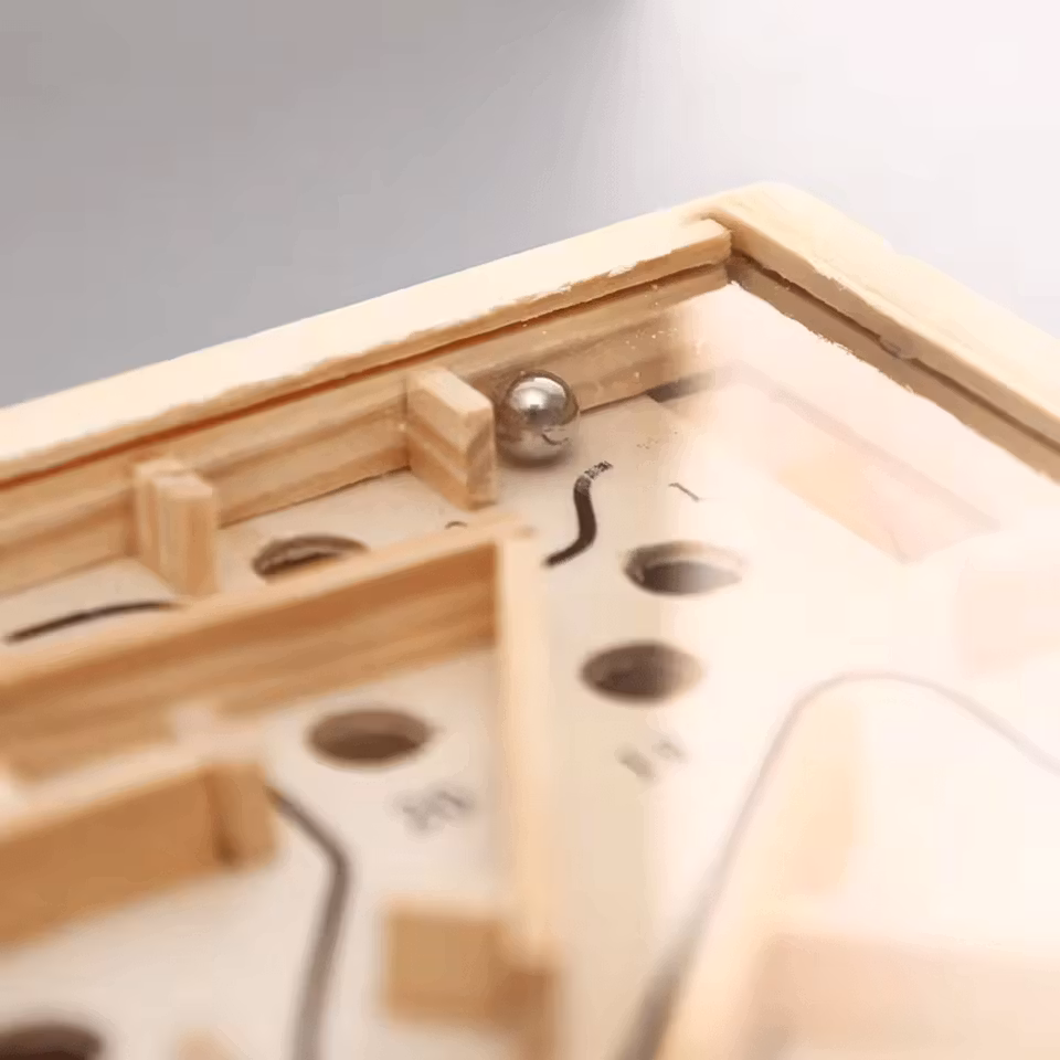 Köp labyrintspel med kula mini från Coolasteprylarna.se