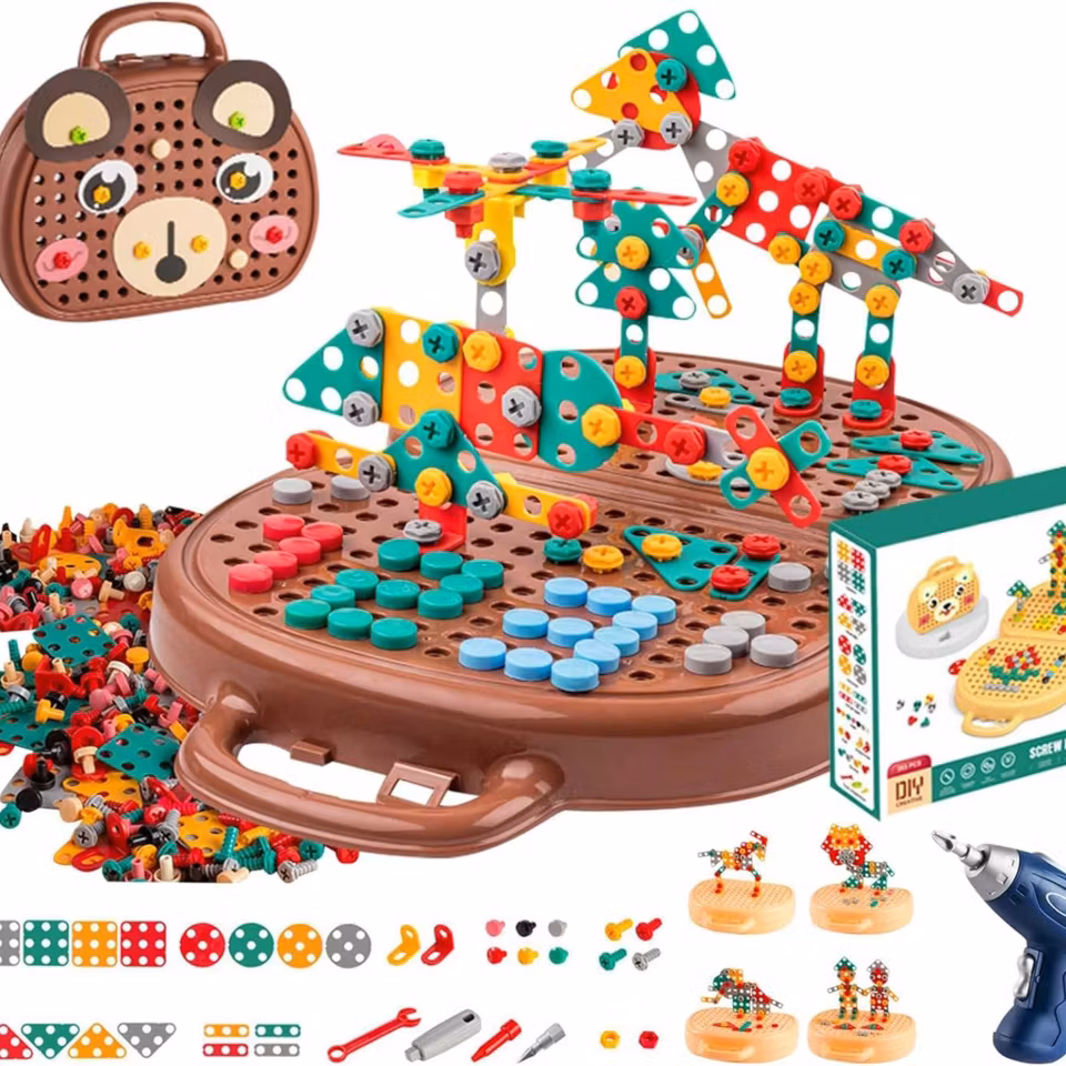 Barn bygger kreativa 2D- och 3D-figurer med borrpussel i plast. Färgglada delar och leksaksborr tränar motorik, fantasi och problemlösning.