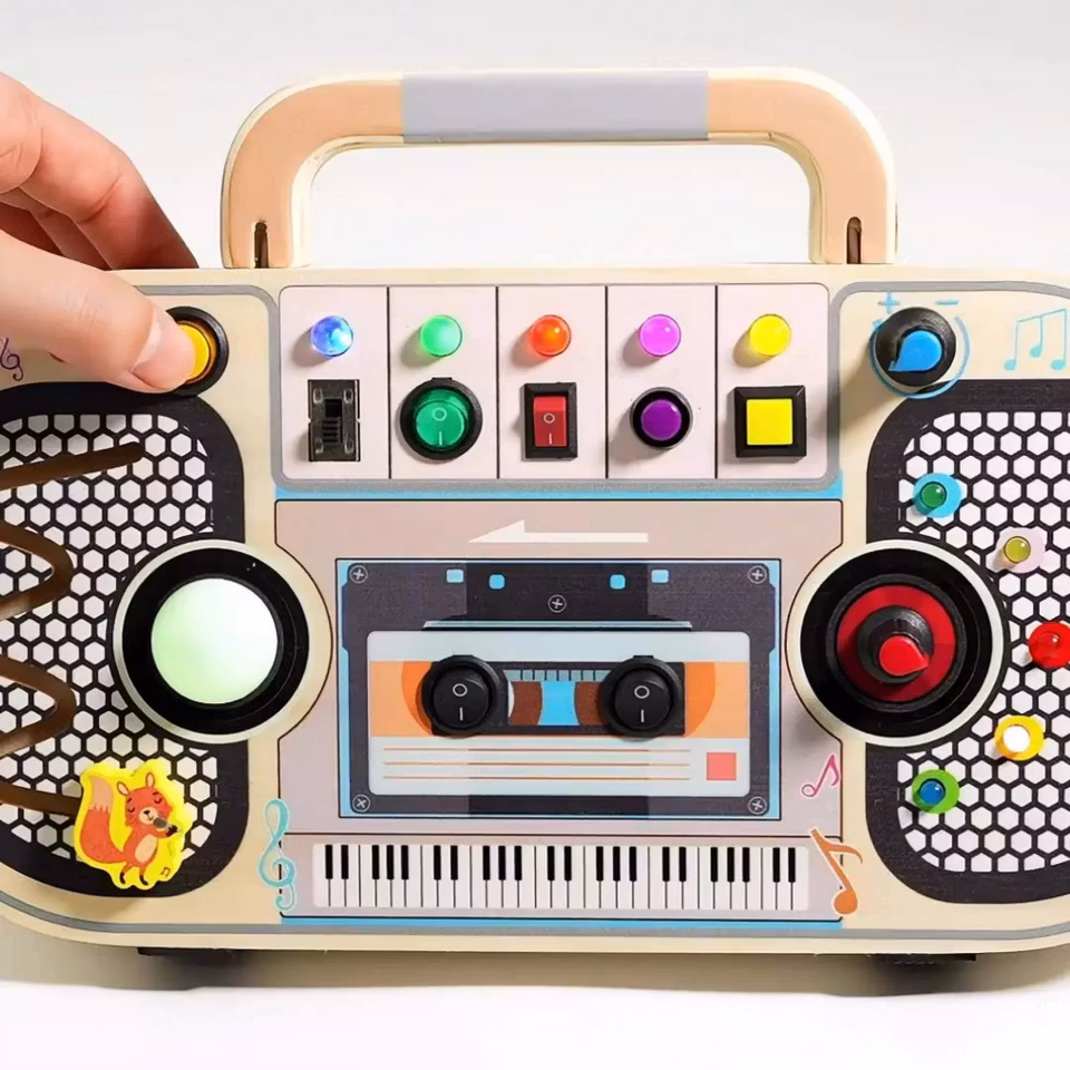 Montessori aktivitetsbräda i trä för barn med LED-lampor och färgglada knappar – sensorisk leksak som utvecklar finmotorik och inlärning.