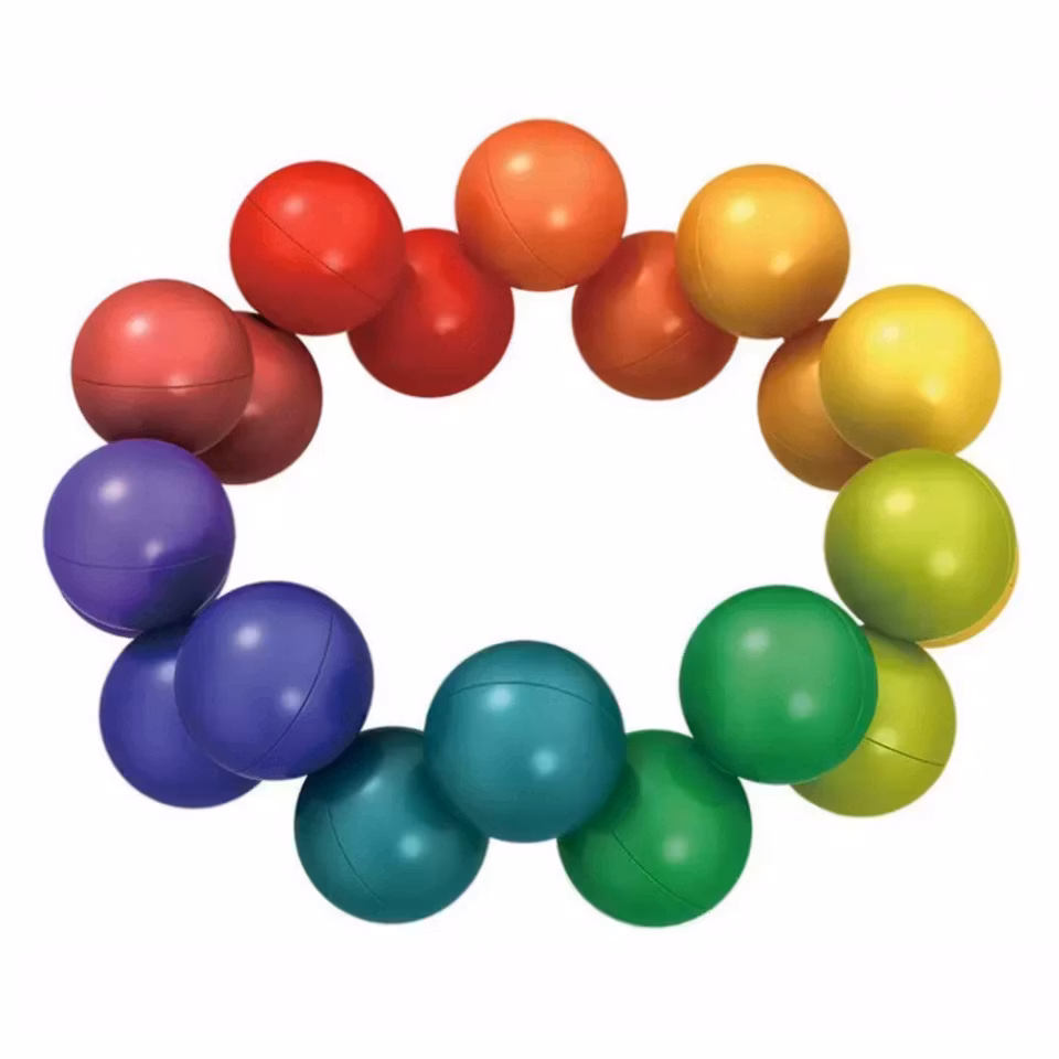 Färgglad DIY stressboll i plast med böjbara delar. Formbar pusselleksak för barn och vuxna som lindrar stress och tränar koncentration och fingerfärdighet.