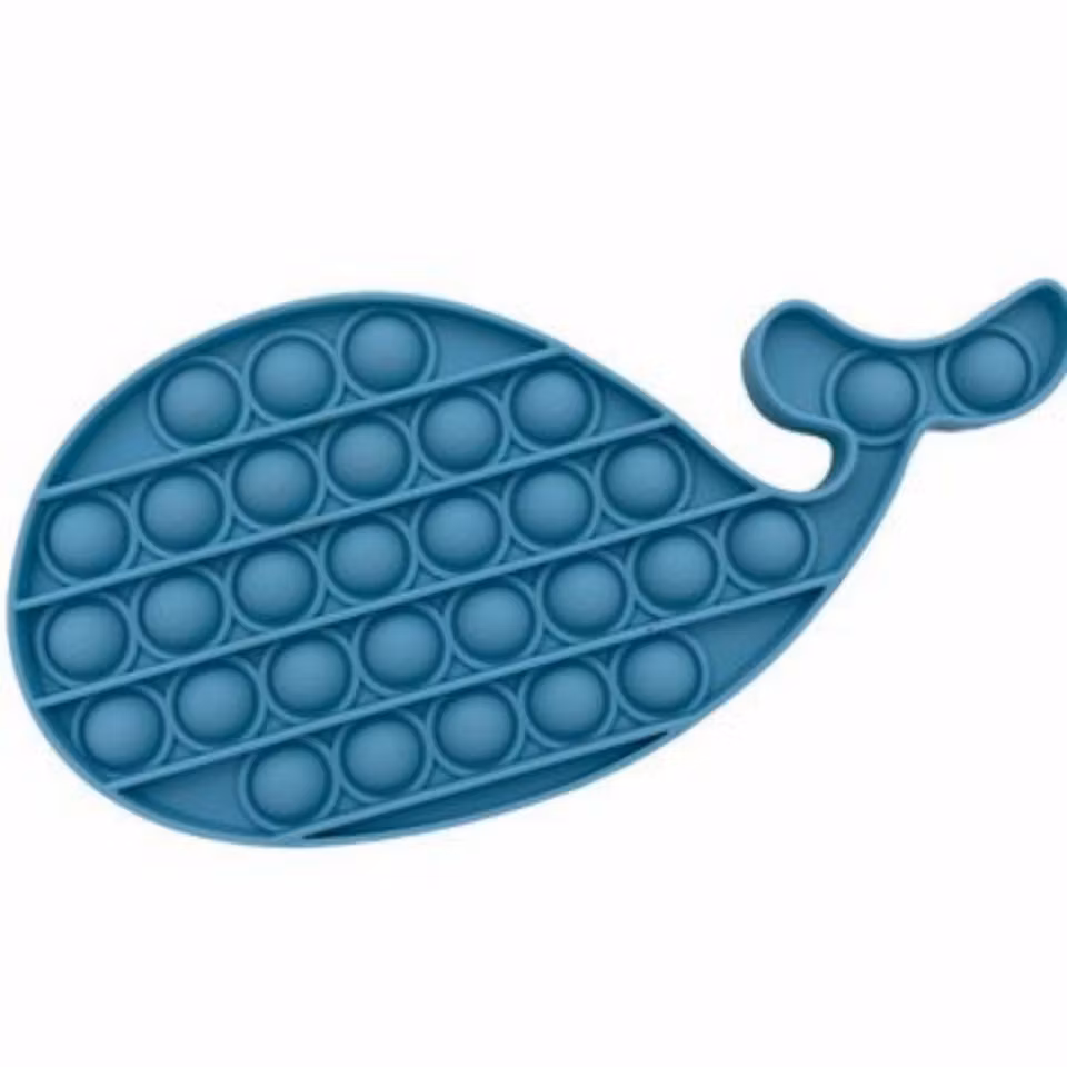 Valformad Pop It Fidget Toy i färgglada nyanser, tillverkad i mjukt silikon – en lekfull stressleksak för barn och vuxna.