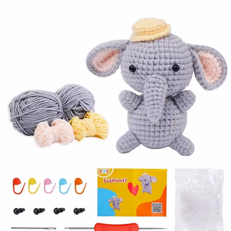 Elefant Virkningskit för Nybörjare – Komplett DIY-set för att skapa en elefant med garn, virknål, ögon och instruktionsvideo.