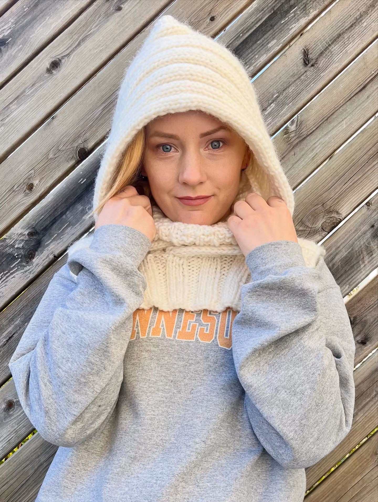 Stickad hood