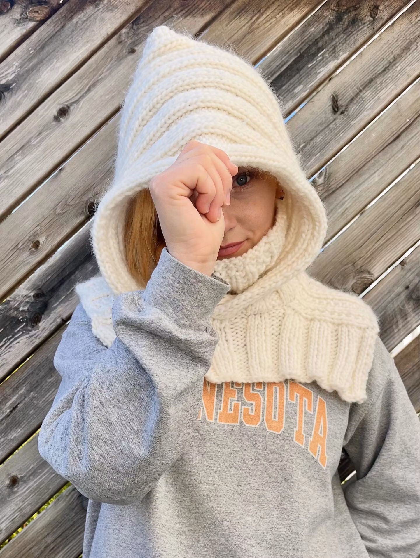 Stickad hood