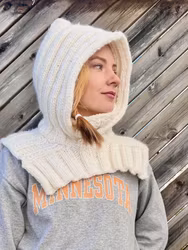 Stickad hood