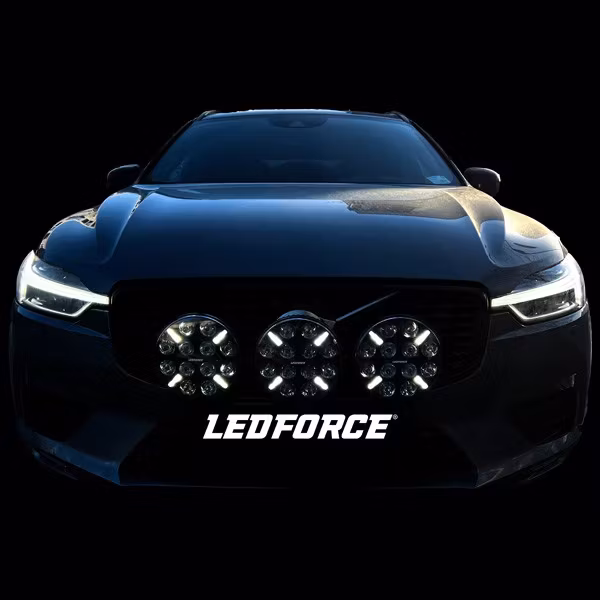 Extraljus paket 4 st LEDFORCE X-LED+ 160W - 220mm - 9" LED Extraljus inkl. extraljushållare, stag och reläkabelsats - 9-32V