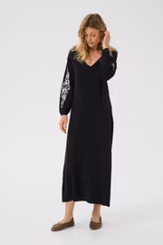 Sort kjole med broderier