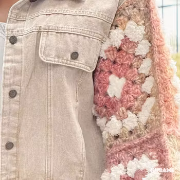 Jakke med rosa strikket armer. Ibc Collection