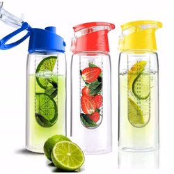 Vattenflaska med fruktbehållare, 700ml