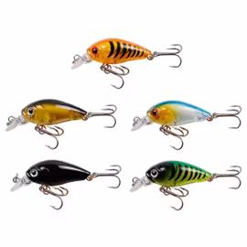 Set med 5 wobblers för fiske