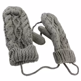 Stickade vantar i ull