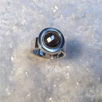 Spirit Icons silverring med mörk sten