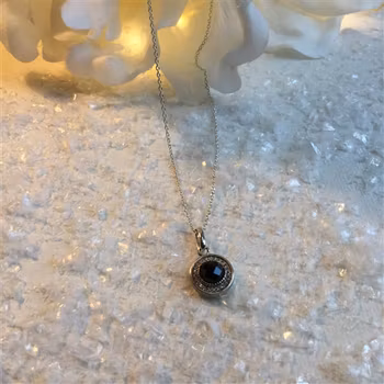 Spirit Icons, Silverhalsband med onyx