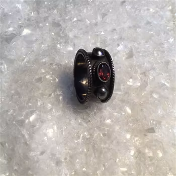 Carre’ oxiderad silverring