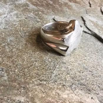 Kraftig silverring med stjärna