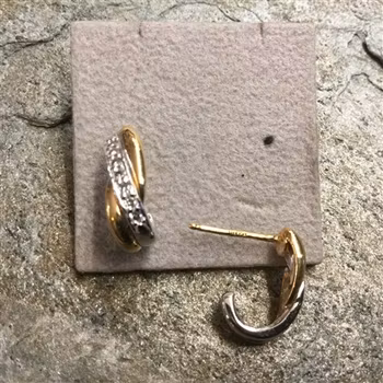 Guldörhängen med diamanter