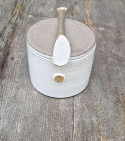 Smörklocka med kniv/Vit