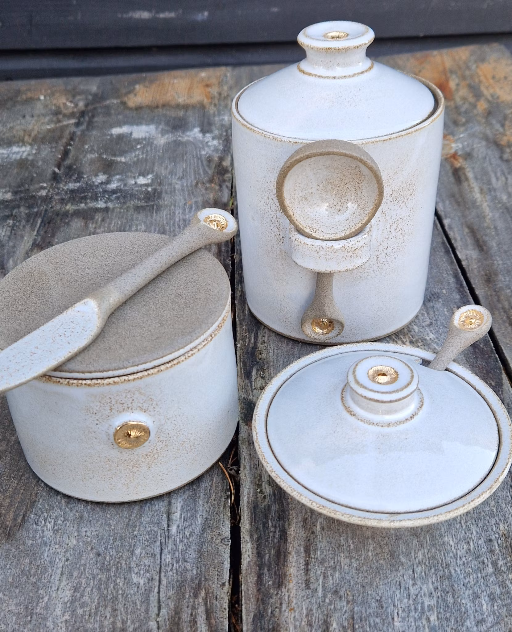 Smörklocka med kniv/Vit